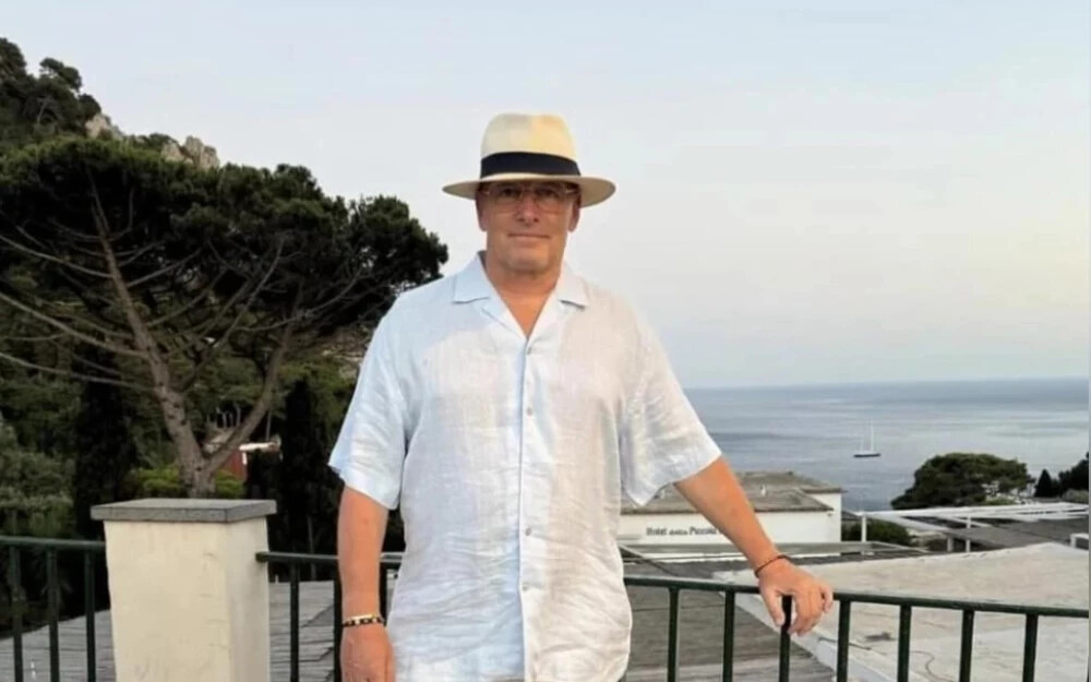 Kollár luxusvillában nyaral Caprin