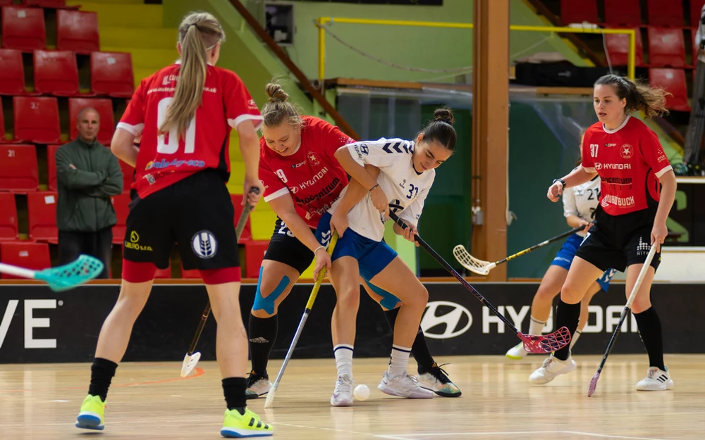 Szőcs Eszter - floorball