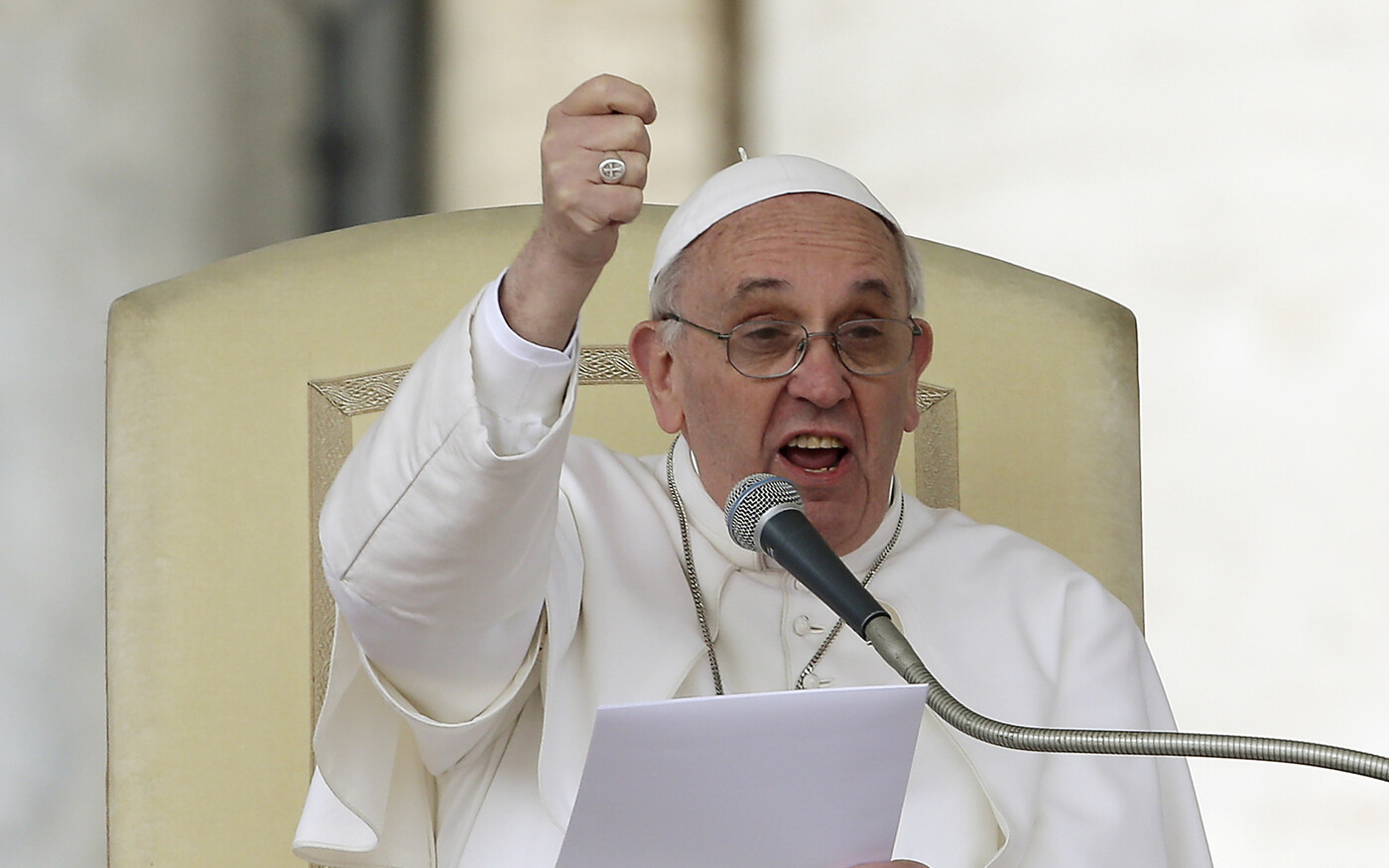 Pope Francis: The Church must be a protected place for minors |  New word