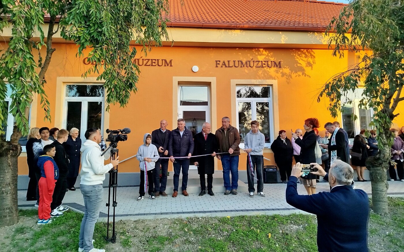 Priskin Magdolna 80. születésnapján megnyílt Szímő kincsesládája