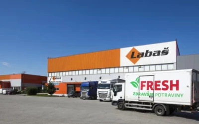 Labaš, s.r.o., Kassa: saját Fresh Plus szupermarket-hálózattal rendelkezik. A cég termékeit országosan ezernyi bolt veszi igénybe. Fő profilja a kereskedelem mellett az üzlethelyiségek bérbeadása is. A cég 1992 óta folyamatosan növekszik, majoritásban a alapító Miroslav Labaš birtokolja, fiainak, Miroslavnak és Richardnak is van részesedése. A vezérigazgató Martin Kozák, korábban a Mondelez vezetője. 