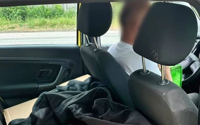 Rutinellenőrzésből nagy fogás lett: több ezer zárjegy nélküli cigarettát találtak a nemesócsai rendőrök (FOTÓK)