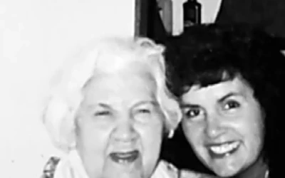 Diana először nem értette, mire utalnak, de a kutatás során egyre több jel mutatott arra, hogy újszülöttként nem hagyományos örökbefogadással került új családjához, hanem a gyermekkereskedelem áldozata lehetett. A nő elmondása szerint az örökbefogadás ténye önmagában nem rendítette meg, hiszen szeretettel nevelték fel. Sokkal inkább az viselte meg, hogy hosszú évtizedeken át eltitkolták előle valódi származását.