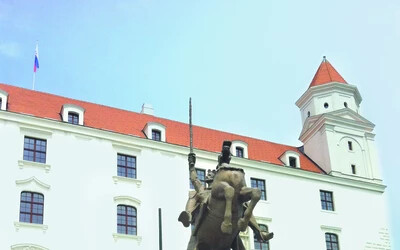 „Szvatopluk király” lovas szobra a pozsonyi várban