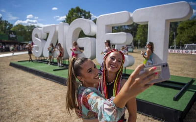 Telt házas volt a Sziget nyitónapja, 95 ezren buliztak