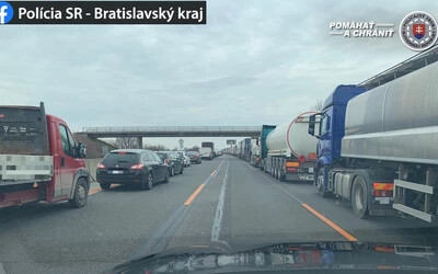 VIDEÓ: Több száz teherautó torlódott fel Pozsonyban 