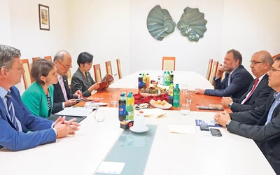 Japán nagykövete Komáromban tárgyalt