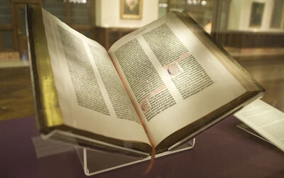 Gutenberg nyomdájából származó bibliát árvereznek el, eurómilliókat érhet