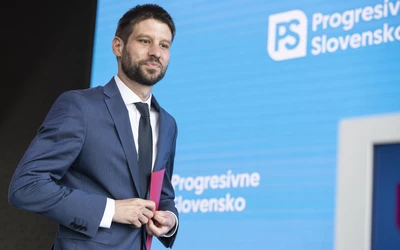 A Progresszív Szlovákia elnöke, Michal Šimečka szerint „Rastislav Káčer jó miniszter, kiváló szakember és a szó legjobb értelmében vett hazafi” (TASR-felvétel)