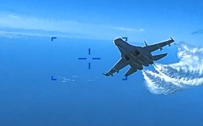 Videón az amerikai drón és az orosz vadászgép ütközése