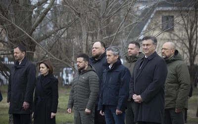 Volodimir Zelenszkij Bucsában együtt emlékezett Szlovákia, Horvátország, Szlovénia és Moldova vezetőivel