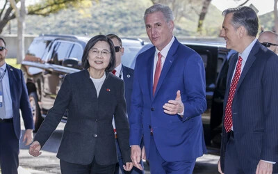 Elutasítják Peking lépését a kínai szankcióval sújtott amerikai intézmények