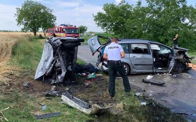 Frontálisan ütközött két autó a Dunaszerdahelyi járásban, ketten súlyosan megsérültek