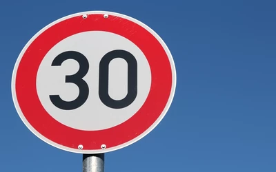 30 km/órás sebességkorlát – mire készülnek a városok?