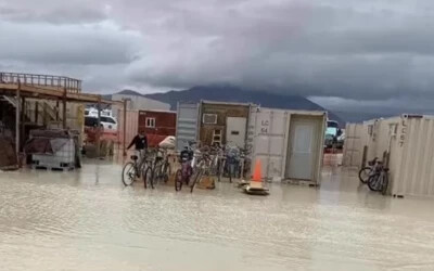 VIDEÓ: Elárasztotta az eső a Burning Man fesztivált – az emberek a sivatagban ragadtak