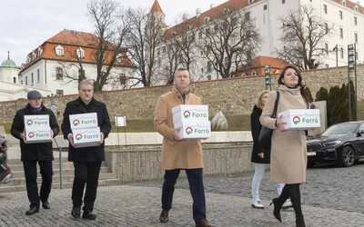 Forró Krisztián  29 508 aláírást adott le (Fotó: Somogyi Tibor)