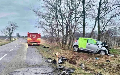 TRAGÉDIA: Biciklist előzött, megcsúszott – elhunyt egy 34 éves nő Dunamocs és Búcs mellett