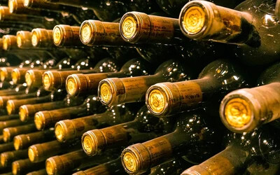 14 ezer euró értékben lopott bort egy üzletből, letartóztatták