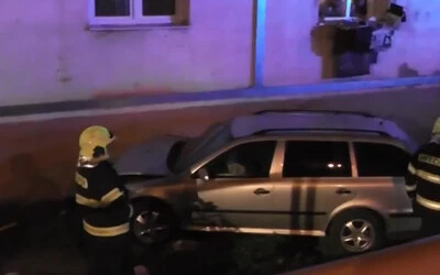 Nagy sebességgel saját házának csapódott autójával egy részeg férfi