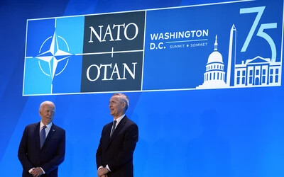 Jens Stoltenberg és Joe Biden köszöntőjével megkezdődött az állam- és kormányfők első tanácskozása