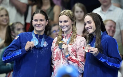 Ifjú világcsúcstartók sikerei a hétfői úszódöntőkben
