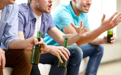 A fiatalok manapság már inkább alkoholmentes sört isznak 