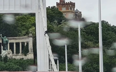 VIDEÓ: Felült valaki az Erzsébet híd pillérére