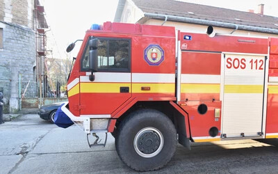 Lángoló farakáshoz riasztották a tűzoltókat Somorján