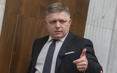 A parlamenti képviselők szerda délután szavaztak Robert Fico (Smer) mentelmi jogának felfüggesztéséről. A több napig tartó vita után a képviselők végül nem tettek eleget az ügyészség kérésének, és nem adták ki Ficót az igazságszolgáltatásnak.