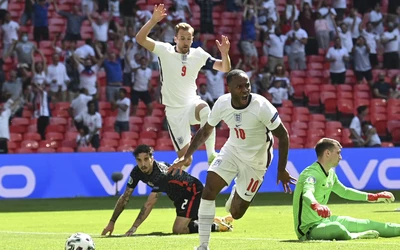 Súlyos állapotban van a szurkoló, aki lezuhant a Wembley Stadion lelátójáról