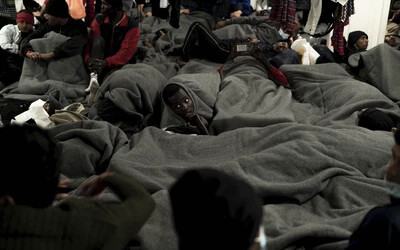 Olaszország engedélyezte egy menekülteket szállító mentőhajó kikötését
