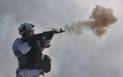 Orosz katona egy hadgyakorlat során Fotó: TASR/AP