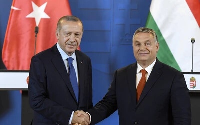 A török elnök megbénította Budapestet 
