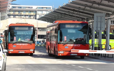 autóbusz busz tömegközlekedés