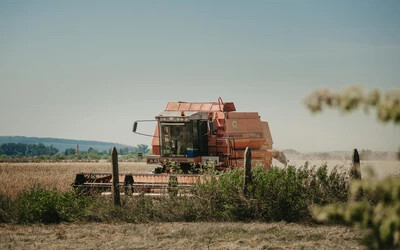 A porszáraz gabonában nagy veszélyt jelenthet egy felhevült munkagép