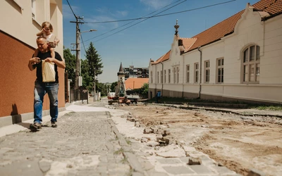 A Mailáth utcában már hetekkel ezelőtt felszedték a macskaköveket