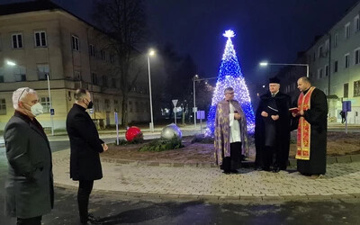 Az új körforglamat a helyi papok is megszentelték 