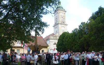 trianon megemlékezés komárom