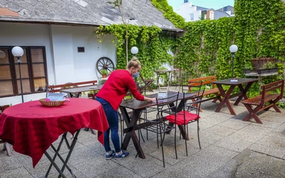 Ma kinyitnak a nyári teraszok és a boltok