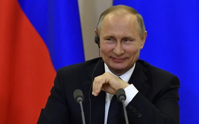 Putyin kiáll Trump mellett