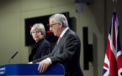 Theresa May és Jean-Claude Juncker 