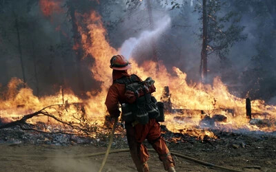 ovább tombol az erdőtűz Kaliforniában, iskolákat zártak be