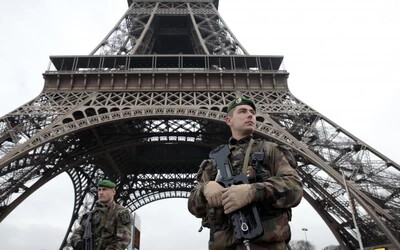 15 ezer potenciális terrorista van Franciaországban