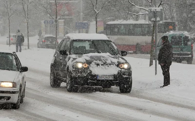 Eddig harminc baleset történt a havazás miatt