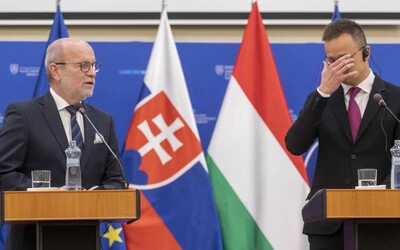A két ország külügyminisztere tegnap nem kereste egymás tekintetét. A felmerülő ellentétek miatt korábban nem írták alá a szlovák–magyar vegyes bizottság ülésének jegyzőkönyvét sem. (Somogyi Tibor felvétele)