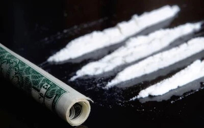 Két magyar férfi Kaliforniából rendelt kokaint, de rendőr vitte ki nekik a csomagot