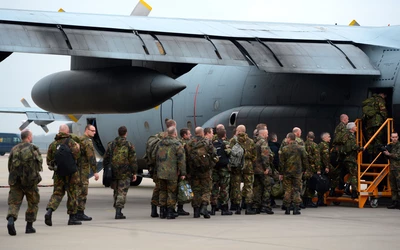 Az első külföldi egységek jövő héten érkezhetnek, a hónap végére pedig a többségük már itt lehet, összesen 2100 NATO-katona állomásozik majd az országban (TASR-felvétel)