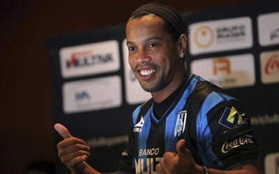 Ronaldinho a Fluminensénél folytatja pályafutását