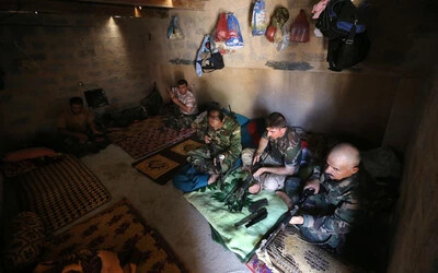 Brit katonák kurd harcosokat képeznek ki