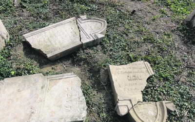 Nyolcvan zsidó síremléket tártak fel
